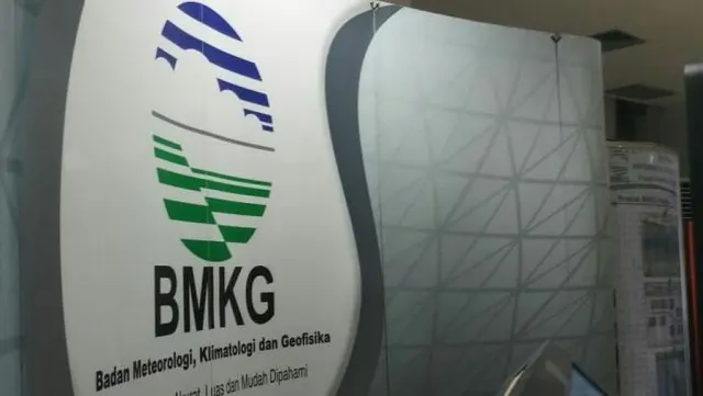 Jelang Malam Jakarta Mendadak Hujan, Simak Prediksi Lengkap BMKG  — News