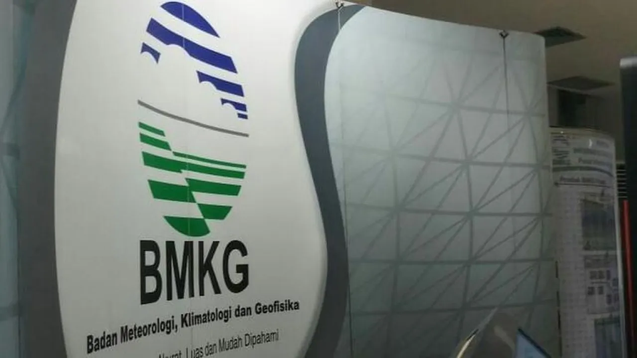Jelang Malam Jakarta Mendadak Hujan, Simak Prediksi Lengkap BMKG  — News