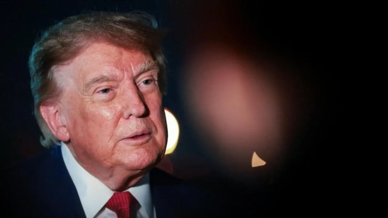 Trump Ancam Balas Serangan Iran ke Pangkalan AS: Kami Akan Pukul Keras  — Internasional